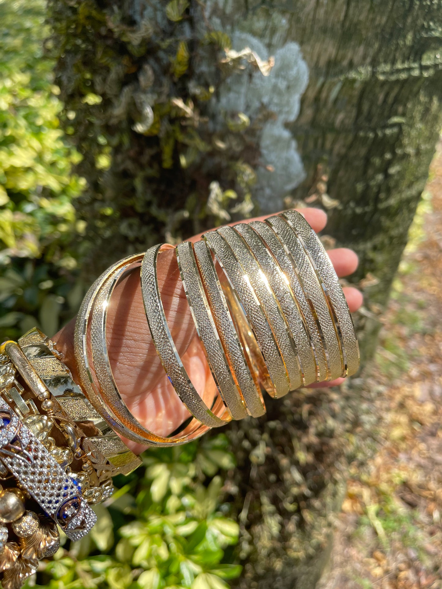 Size 7/6mm Gold Glitter Bangles
